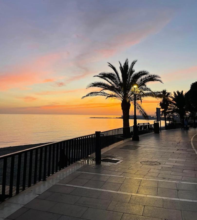 Marbella Beachfront Edificio Mayoral Primera Linea De Playa Y Centro Ciudad Con Barco Opcional Exteriér fotografie