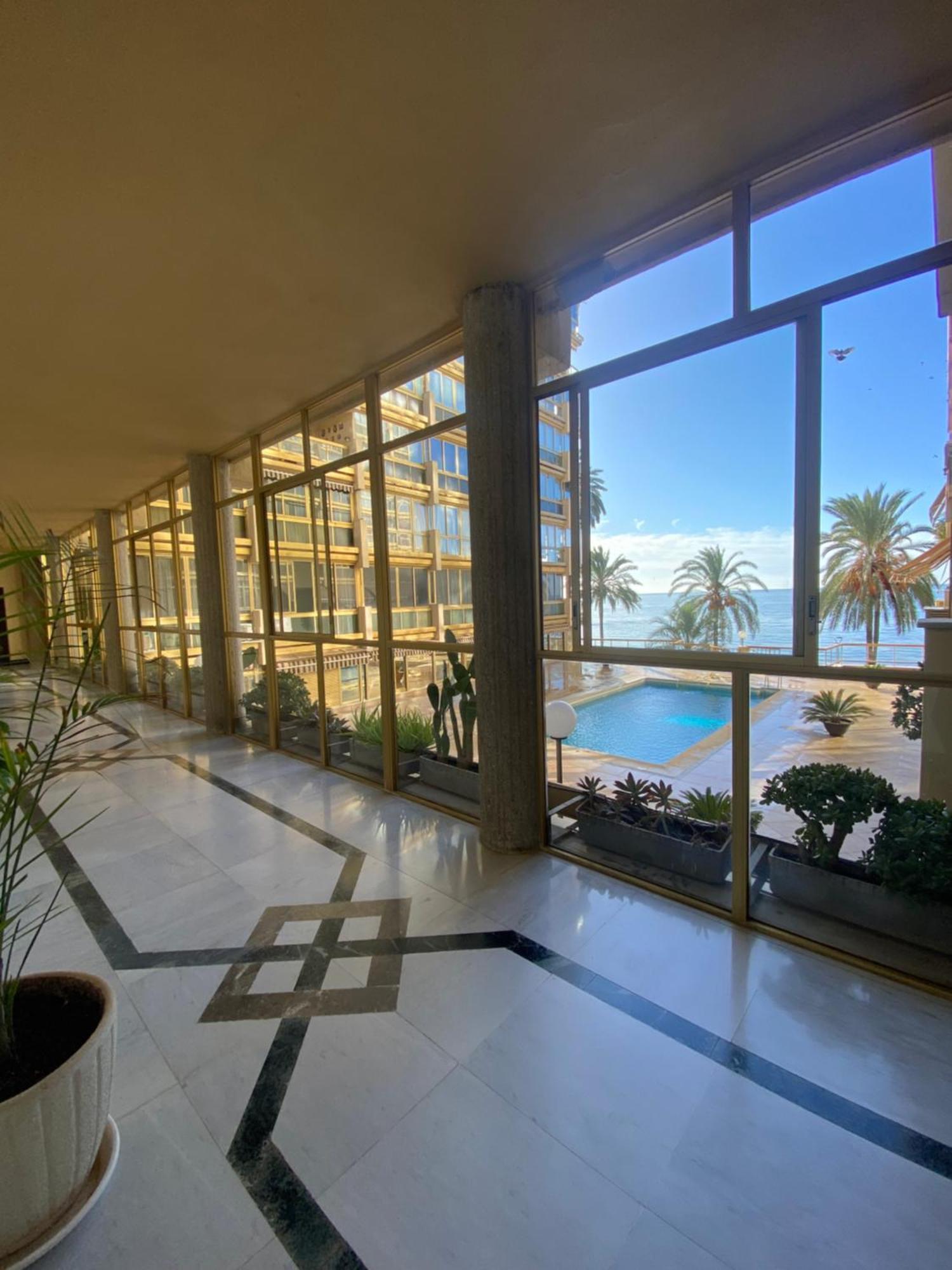 Marbella Beachfront Edificio Mayoral Primera Linea De Playa Y Centro Ciudad Con Barco Opcional Exteriér fotografie