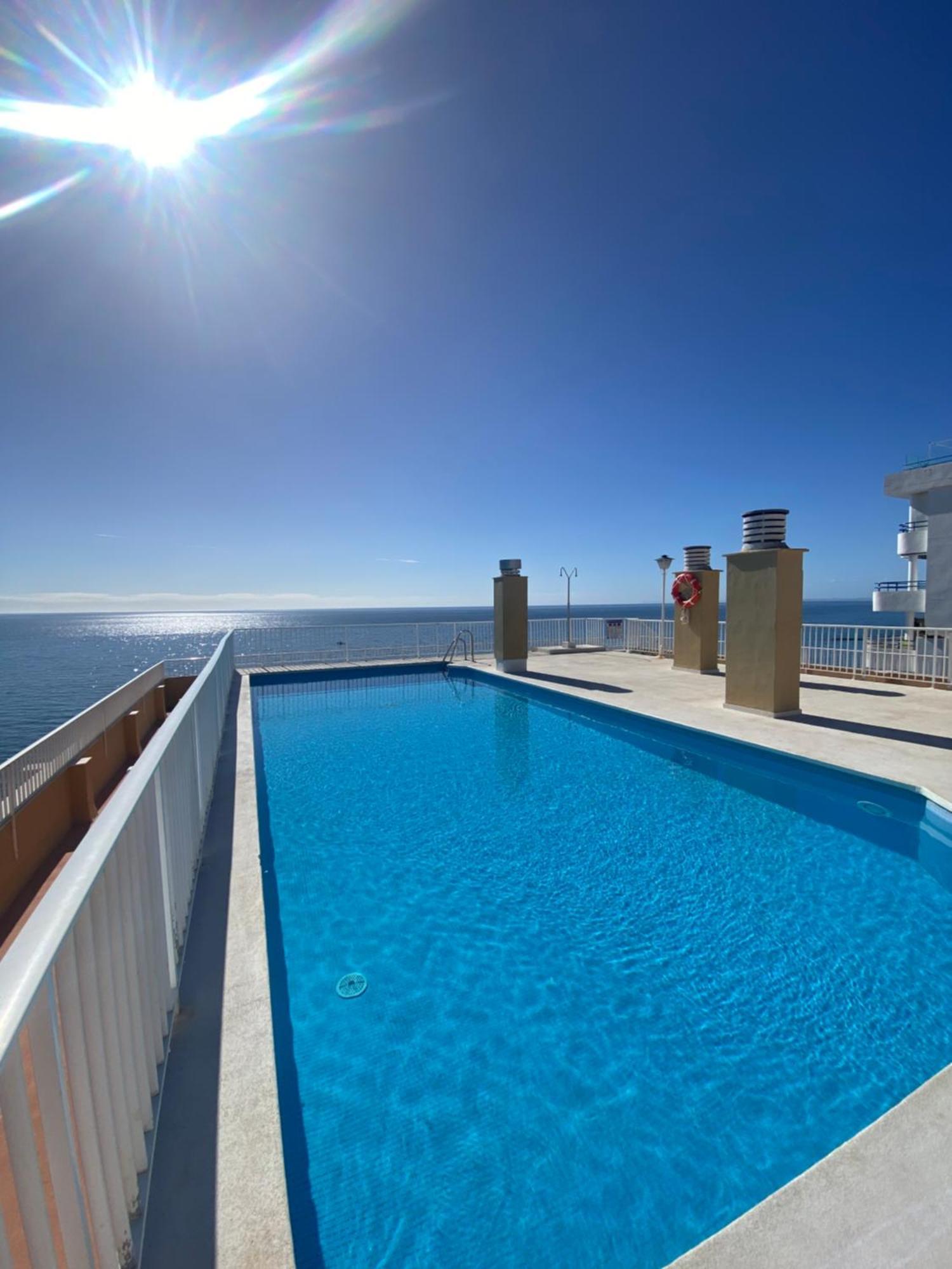 Marbella Beachfront Edificio Mayoral Primera Linea De Playa Y Centro Ciudad Con Barco Opcional Exteriér fotografie