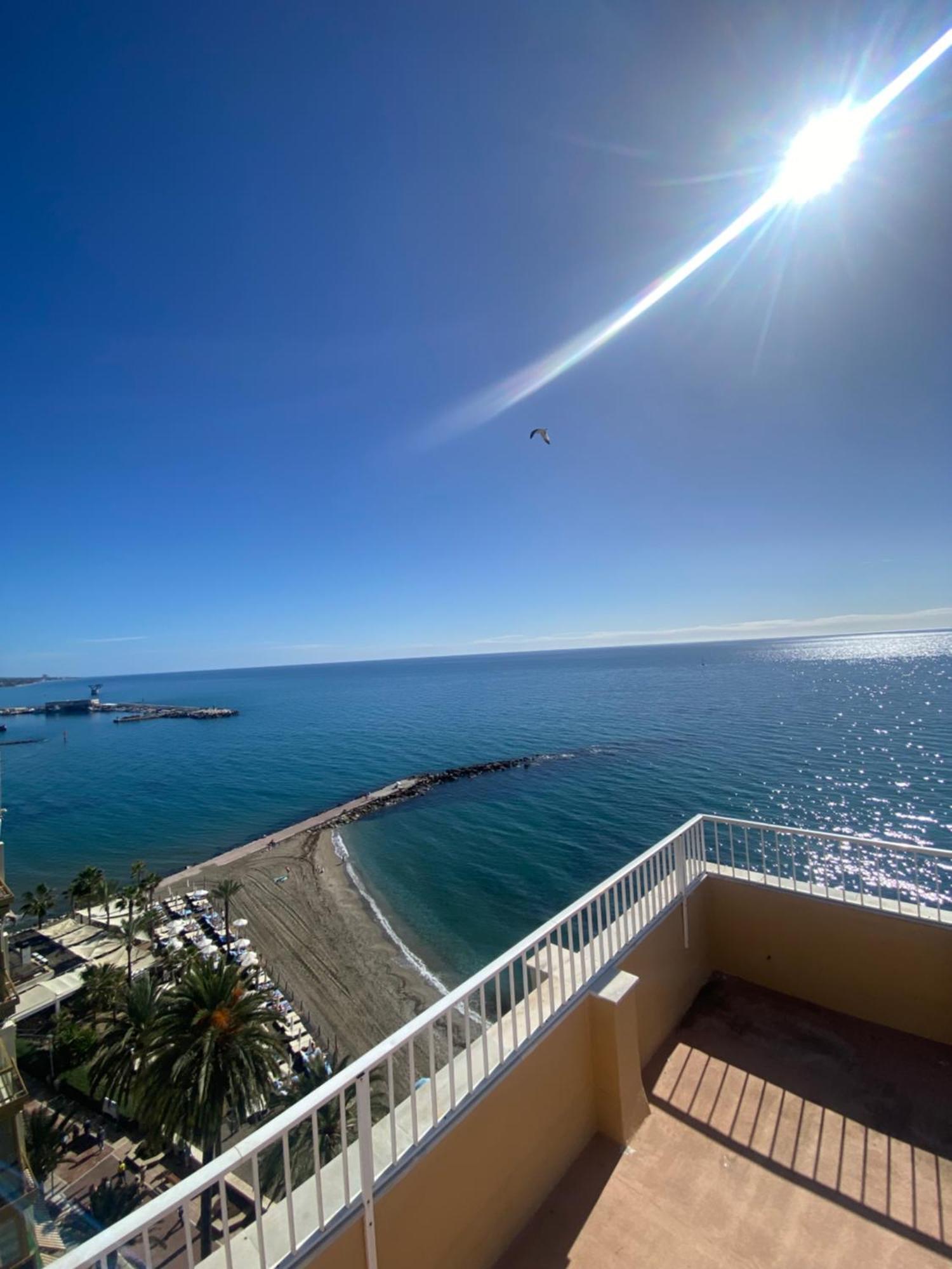 Marbella Beachfront Edificio Mayoral Primera Linea De Playa Y Centro Ciudad Con Barco Opcional Exteriér fotografie